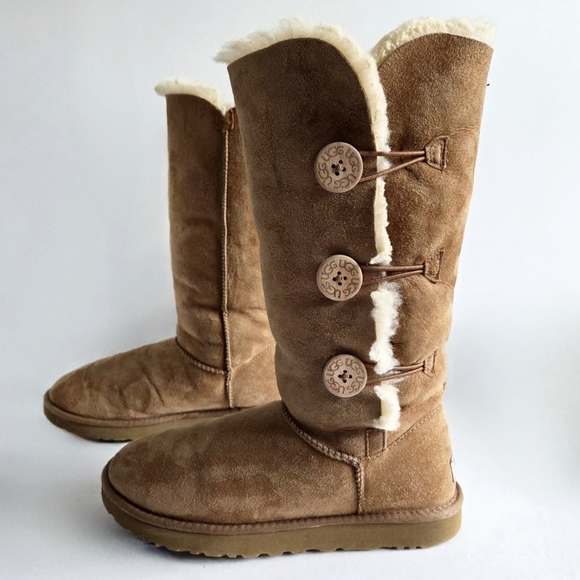 UGG Australia Classic Tall Bailey Button Boots, Cozy Shearling & Suede, Size 10 - Picture 5 of 16